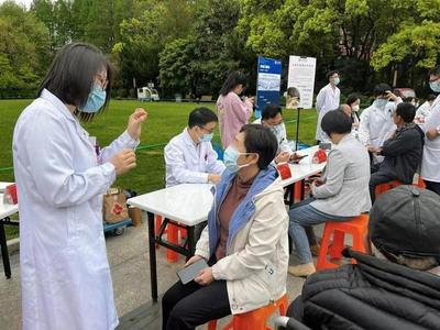 “跨區(qū)域跨行業(yè)”黨建聯(lián)盟聚合力 兒童醫(yī)院健康咨詢志愿服務(wù)進(jìn)“家門口”